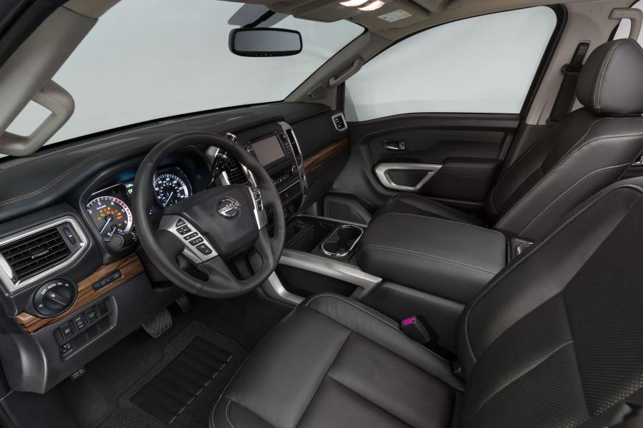  Nissan Titan XD SL Crew Cab 2016 года  (фото 11 из 11)